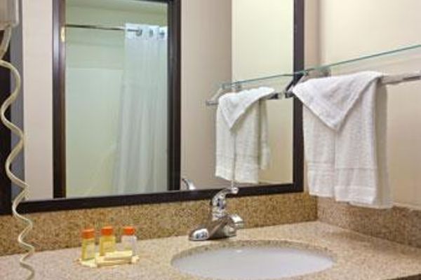 DAYS SUITES UPPER SANDUSKY (Upper Sandusky)